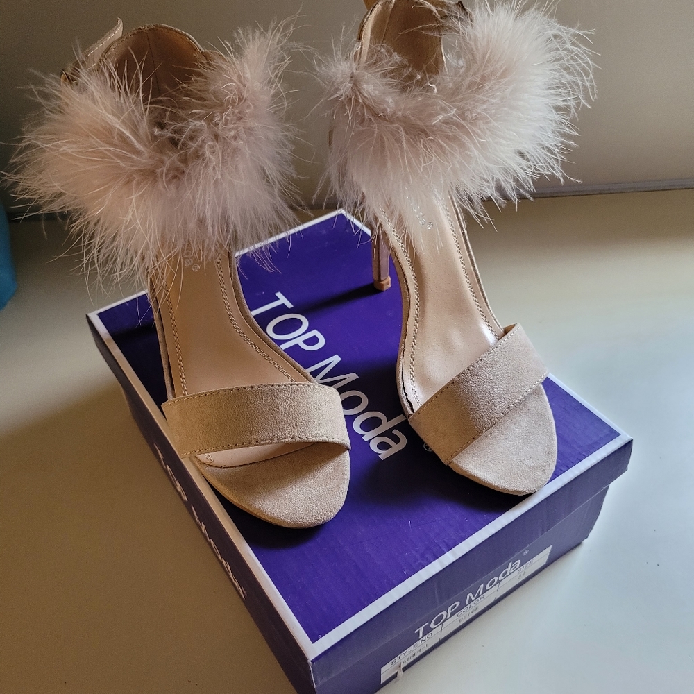 TOP Moda feather ankle wrap heels 5.5